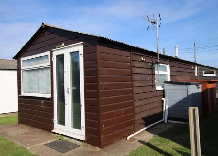 Beautiful Chalet On Sheppy Village Holiday Park